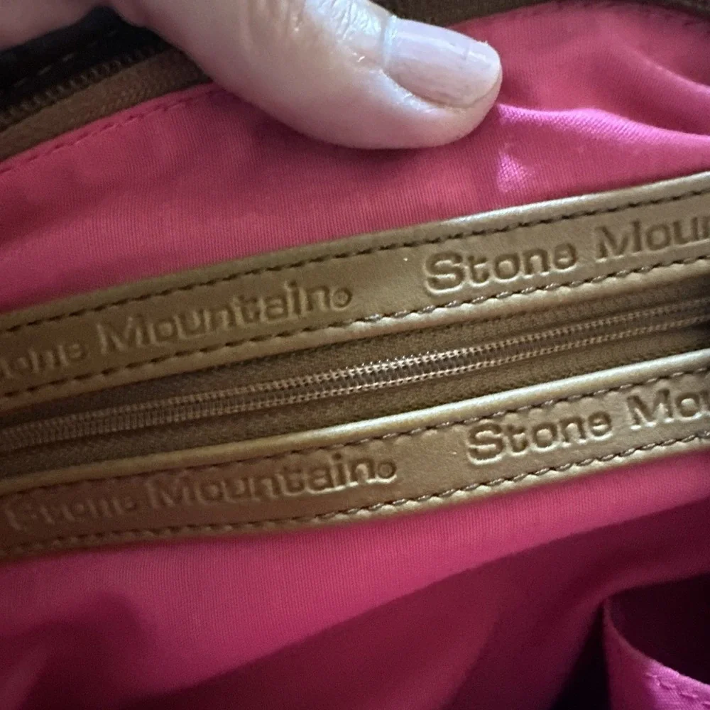 STONE MOUNTAIN tan Pebble Leather Baguette Purse Pink Inside